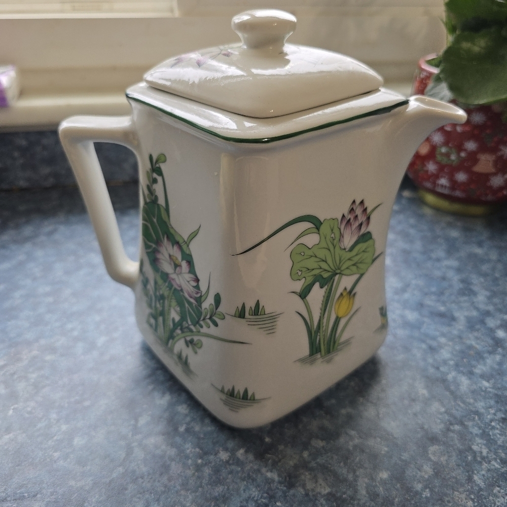 RARE SQUARE TAITU JAPAN TEAPOT LID WATER LILIES BIRDS Ornante Glazed